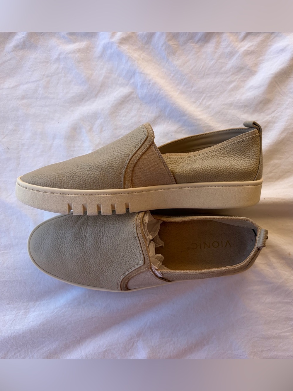 Vionic Cambria Womens 7.5 Wide Slip-On Loafers Light Beige Great Cond!